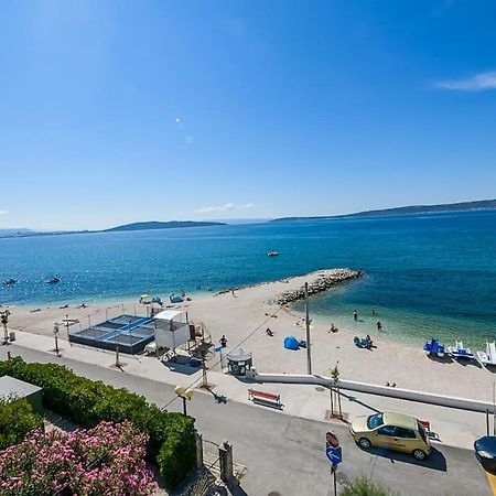 Stunning Beachfront Apartment With Roof Terrace Kaštela Exterior foto